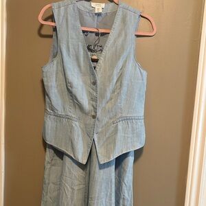 Cute skirt&vest set new! Only 2 buttons fell off